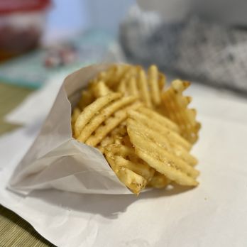 EARL Kaimuki - Waffle fries - Sandwiches Near Me - Honolulu, Hawaii EARL Kaimuki - Waffle fries - Sandwiches Near Me - Honolulu, Hawaii