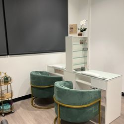 The Nail Hub