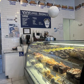 Mike's Pastry - Bakeries Near Me - Cambridge, Massachusetts