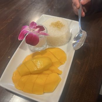 Box Thai Street Food - Mango sticky rice - Thai Near Me - Van Nuys, California Box Thai Street Food - Mango sticky rice - Thai Near Me - Van Nuys, California