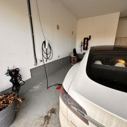 Sunshine Solar Power - Tesla EV charger