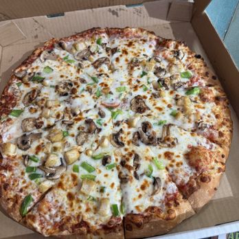 5 Star Pizza - $2.99 for bell peppers and $2.99 for mushrooms. WTF they barely put any on! - Pizza Near Me - Ontario, California