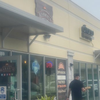 Empanada Harry's Bakery and Cafe - Venezuelan Near Me - Miami, Florida Empanada Harry's Bakery and Cafe - Venezuelan Near Me - Miami, Florida