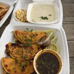 Trompitoz Taqueria - Quesabirria tacos & 8 oz queso dip