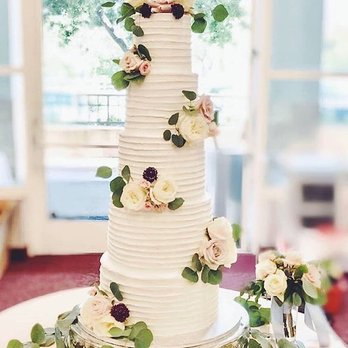 CocoaBerry Cake Co - Bakeries Near Me