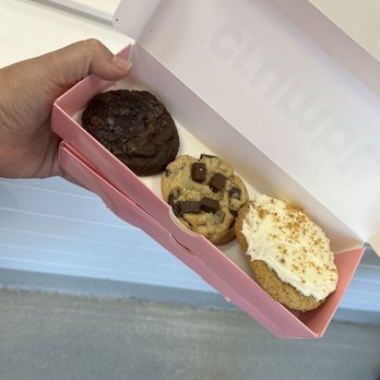 Crumbl - Viera - Brownie chocolate chip and New York cheesecake - Bakeries Near Me - Melbourne, Florida
