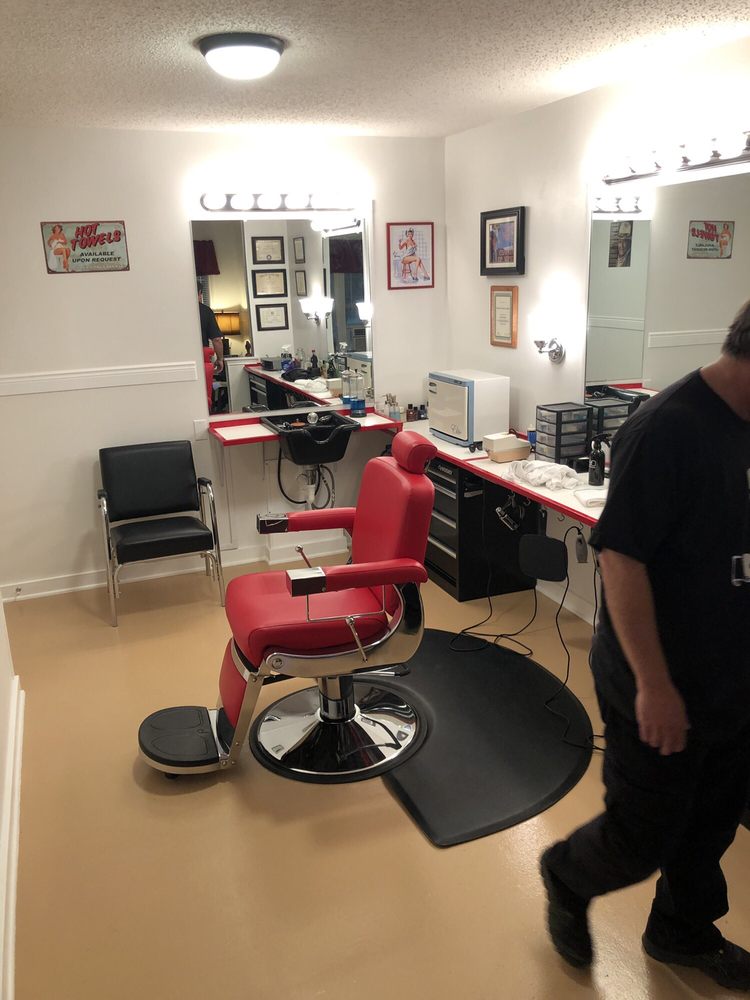 UPTOWN MENS BARBER SHOP Updated June 2024 1204 Red Bud Dr, Cedar