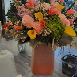 Battiste LaFleur Galleria - Floral arrangement