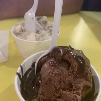 John's Drive-In - Chocolate peanut butter and vanilla fudge - Ice Cream & Frozen Yogurt Near Me - Montauk, New York John's Drive-In - Chocolate peanut butter and vanilla fudge - Ice Cream & Frozen Yogurt Near Me - Montauk, New York