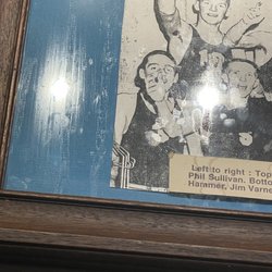 Geno's Pizza and Burgers - All the pictures looked like this, where does this build up even come from?  So gross