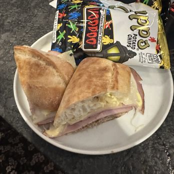 The Ruby Hotel & Bar - Cubano - Hotels Near Me - Round Rock, Texas