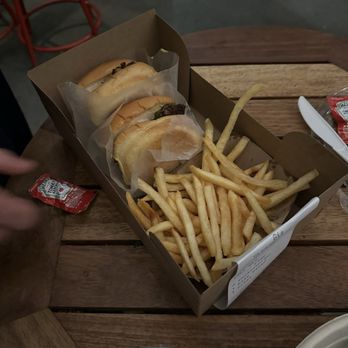 The Win-Dow at The Grove - CHEESEBURGER - Burgers Near Me - Los Angeles, California The Win-Dow at The Grove - CHEESEBURGER - Burgers Near Me - Los Angeles, California