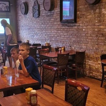 Irish Times - Dining room - Pubs Near Me - Brookfield, Illinois