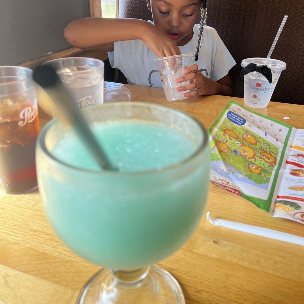 Applebee's Grill + Bar - After school lunch - Sports Bars Near Me - Bradley, Illinois