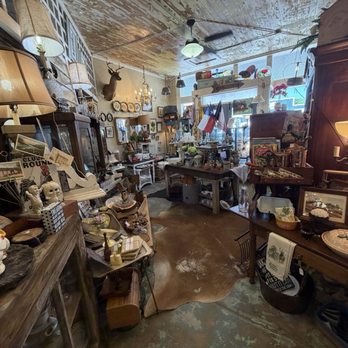 Rustic Cashmere - Gift Shops Near Me - Montgomery, Texas Rustic Cashmere - Gift Shops Near Me - Montgomery, Texas