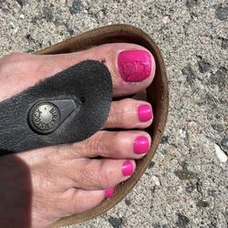 KN Beauty Salon - Globby polish from a really bad pedicure
