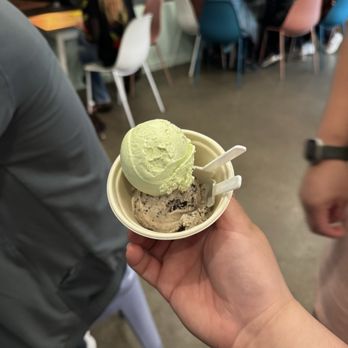 Miharu Ice Cream - Green thai tea & Cookie Milk & Cookies - Ice Cream & Frozen Yogurt Near Me - Oakland, California