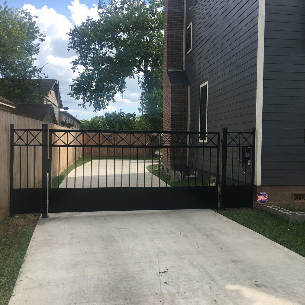 This gate was built exactly the same as a photo I showed this team. Really well done. This gate was built exactly the same as a photo I showed this team. Really well done.