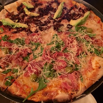 Luna - Chapulines Oaxaqueños/aguacate VS Serrano/Arúgula. #FoodPorn #Pizza - Pizza Near Me - COYOACAN, MEX