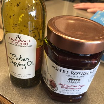 Breadsmith - a bottle of olive oil and a jar of italian dipping oil - Bakeries Near Me - Palos Heights, Illinois