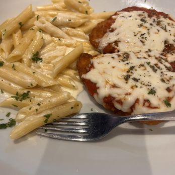 Piola - Weston - Chicken Parmigiana with alfredo penne pasta. - Pizza Near Me - Weston, Florida