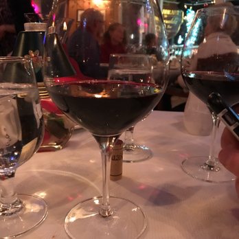 Esmeralda Sur-Lac - wine glasses on a table - Italian Near Me - Sainte-Adèle, Quebec Esmeralda Sur-Lac - wine glasses on a table - Italian Near Me - Sainte-Adèle, Quebec