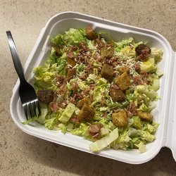Ol' MacDonalds Resort - 6$ Cesar Salad - Grandma's Kitchen