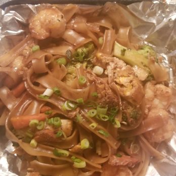 Krua Thai - Paht See Iew with shrimp - Thai Near Me - Brandon, Mississippi