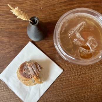La Cabra Roastery - Cardamom Bun and Hojicha Tea. - Coffee & Tea Near Me - Brooklyn, New York La Cabra Roastery - Cardamom Bun and Hojicha Tea. - Coffee & Tea Near Me - Brooklyn, New York