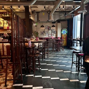 Dishoom - Interior - Indian Near Me - London, XGL Dishoom - Interior - Indian Near Me - London, XGL