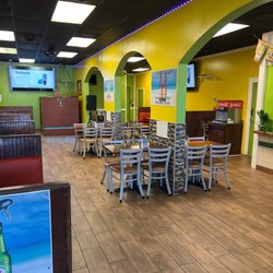 Los Paisas Locos - Dining area