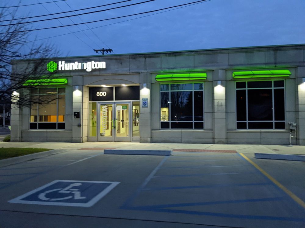 HUNTINGTON BANK Updated October 2024 800 S Main St, Royal Oak