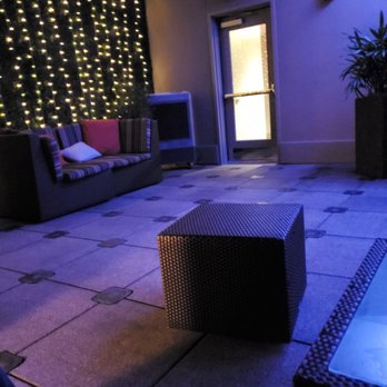 EDGE Rooftop Cocktail Lounge - Cocktail Bars Near Me - Tampa, Florida
