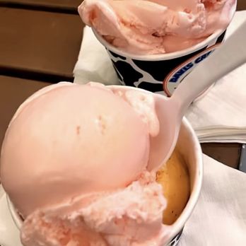 Davis Creamery - Thai tea ice-cream flavor Rose cardamom ice-cream flavor - Ice Cream & Frozen Yogurt Near Me - Davis, California Davis Creamery - Thai tea ice-cream flavor Rose cardamom ice-cream flavor - Ice Cream & Frozen Yogurt Near Me - Davis, California