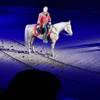 Dolly Parton's Stampede - MC - Performing Arts Near Me - Pigeon Forge, Tennessee