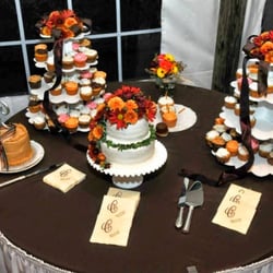 Pizzadili Vineyard & Winery - Cake table