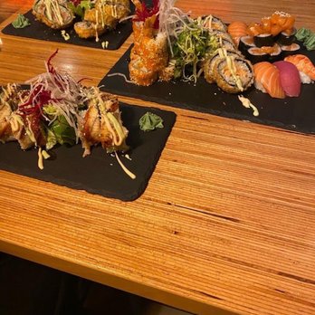Arata Sushi - We had the gyozas (chicken), dragon roll and a tuna tempura - Sushi Bars Near Me - Berlin, BE Arata Sushi - We had the gyozas (chicken), dragon roll and a tuna tempura - Sushi Bars Near Me - Berlin, BE