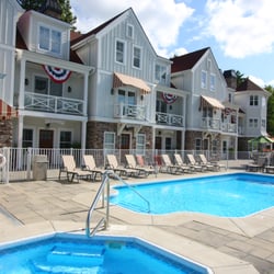 The Beach House At Lake Street - Heated pool and hot tub