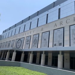 Tennessee State Library & Archives - Front of Building
