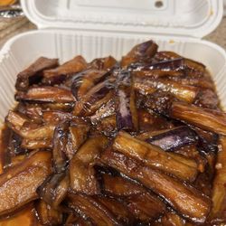 Chins Gourmet - Spicy garlic eggplant is yummy