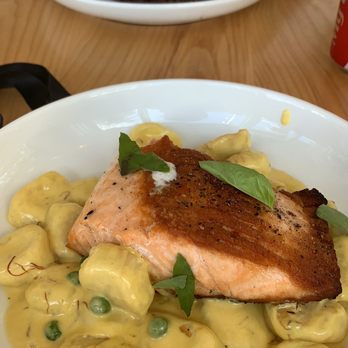 Luna Pasta e Dolci Take-Away - Vaso steak and salmon with gnocchi - Pasta Shops Near Me - Miami, Florida Luna Pasta e Dolci Take-Away - Vaso steak and salmon with gnocchi - Pasta Shops Near Me - Miami, Florida