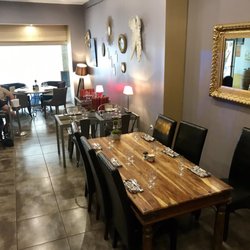Le Nulle Part Ailleurs - Upstairs dining room.