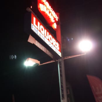 Whiskey Willy's - a neon sign at night - Beer, Wine & Spirits Near Me - Tampa, Florida
