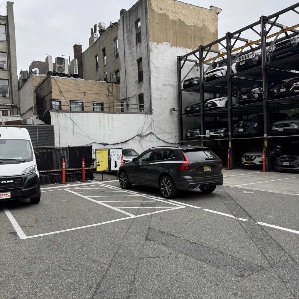 Laz at Edison ParkFast - Parking Near Me - New York, New York Laz at Edison ParkFast - Parking Near Me - New York, New York
