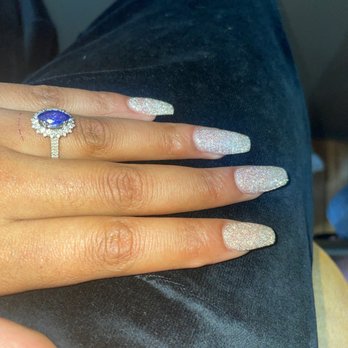 Uponavon Nail Spa - UV gel - Nail Salons Near Me - Simsbury, Connecticut