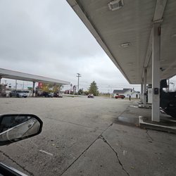 Speedway - These pumps and the other set of pumps are so far from each other!