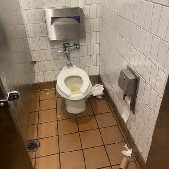 Chipotle Mexican Grill - Messy bathroom - Mexican Near Me - Barstow, California