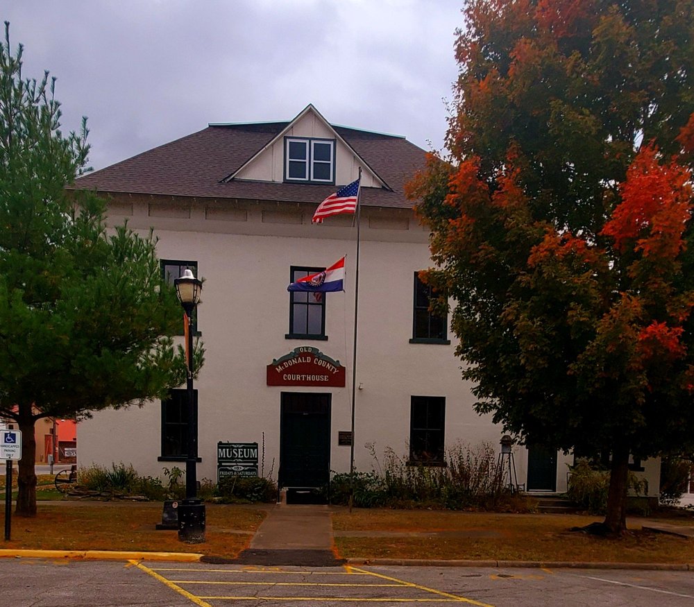 MCDONALD COUNTY HISTORIC COURTHOUSE MUSEUM Updated September 2024 400 W Main St, Pineville