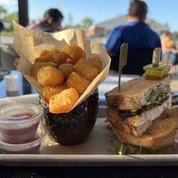 Bar Louie - Carmel - Cali Chicken Club