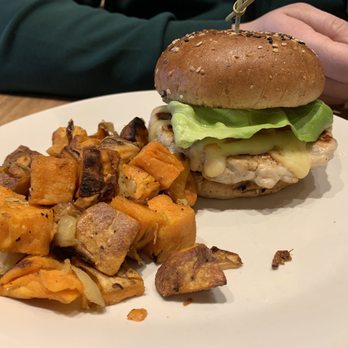 True Food Kitchen - Turkey burger - New American Near Me - Oakbrook, Illinois